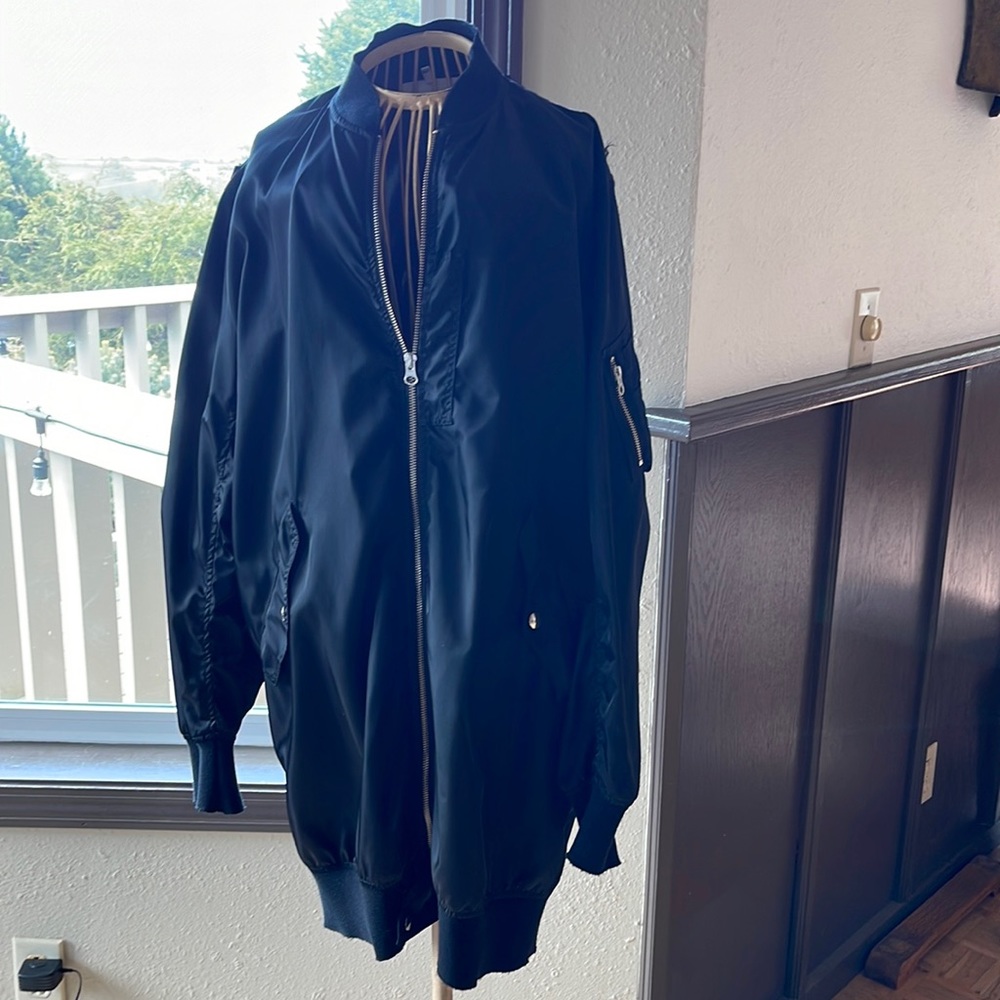 Wind breaker/ lightweight jacket